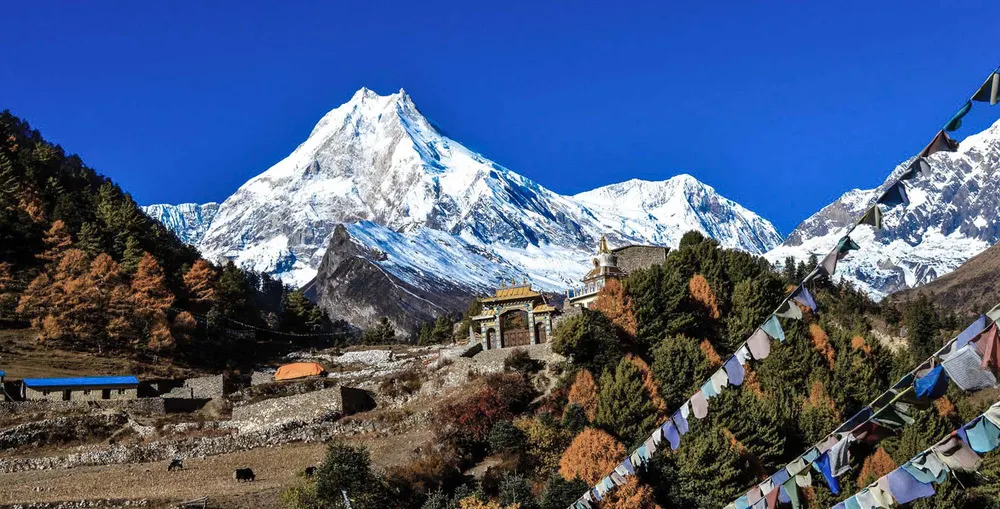 Trekking Manaslu Base Camp
